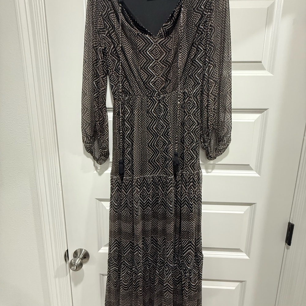 Elegant Black and White Patterned Dress